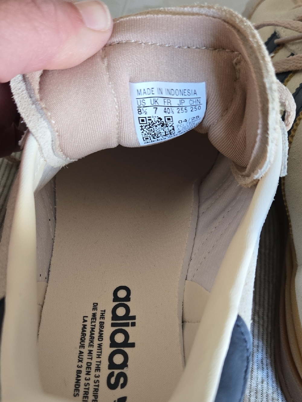 Brand New adidas Gazelle Bold Cream White / Night Indigo / Magic Beige - Picture 3 of 5